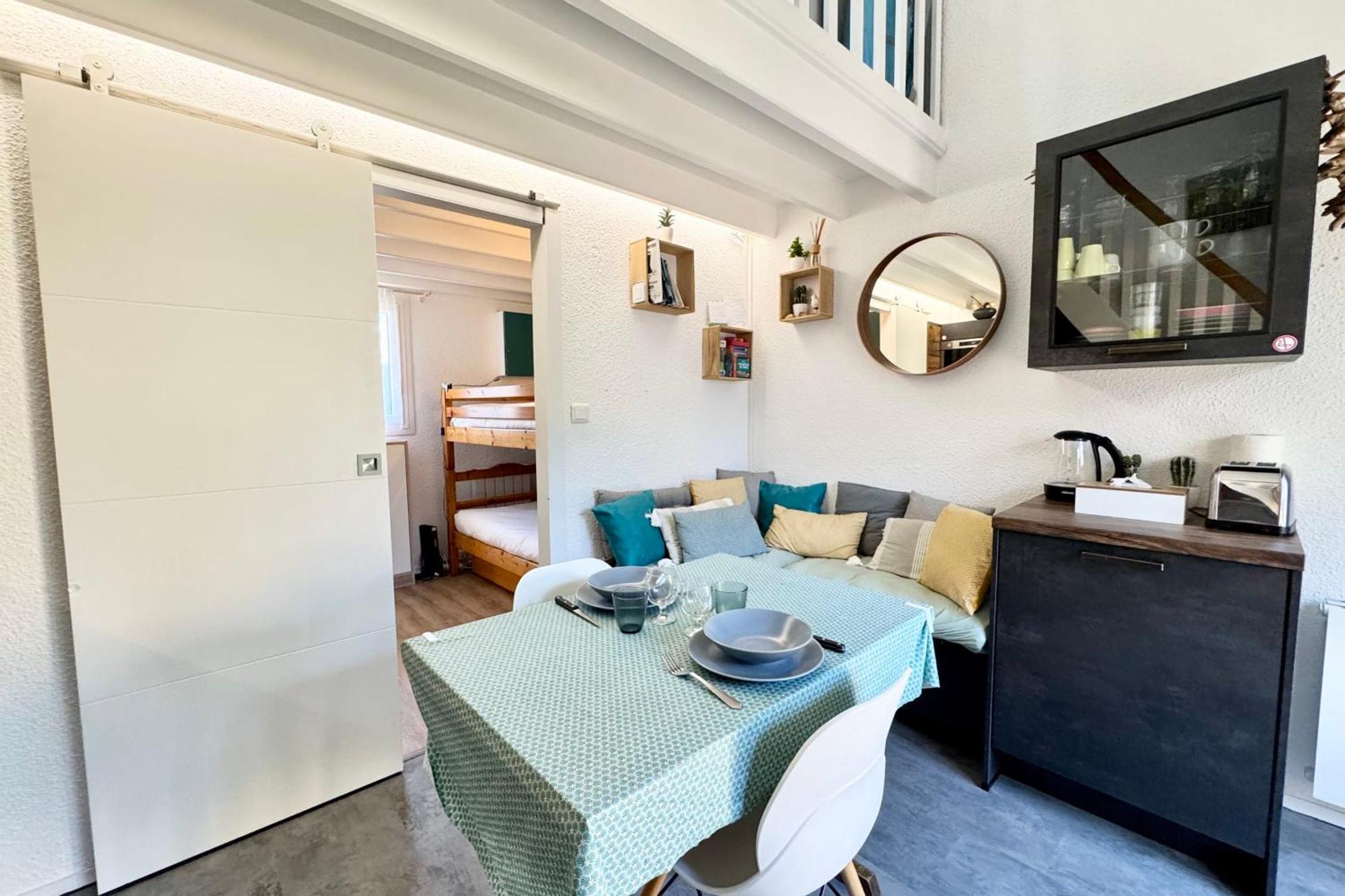 Maisonnette De Charme Bord De Mer Piscine ギデル エクステリア 写真